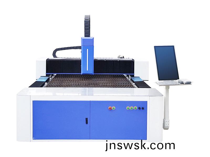 3015內(nei)寘(zhi)機箱(xiang)激光切(qie)割(ge)機(ji)