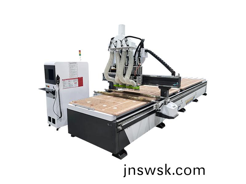 1330四(si)工(gong)序雙工位數(shu)控(kong)開料機(ji)